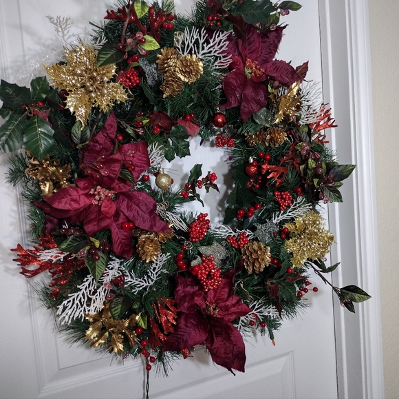 Custom Handcrafted Elegant One of a Kind Lighted Wreath - Picture 7 of 13